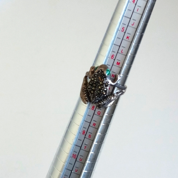925 Sterling Silver Frog Ring with Green Eyes 7 - Picture 4 of 6